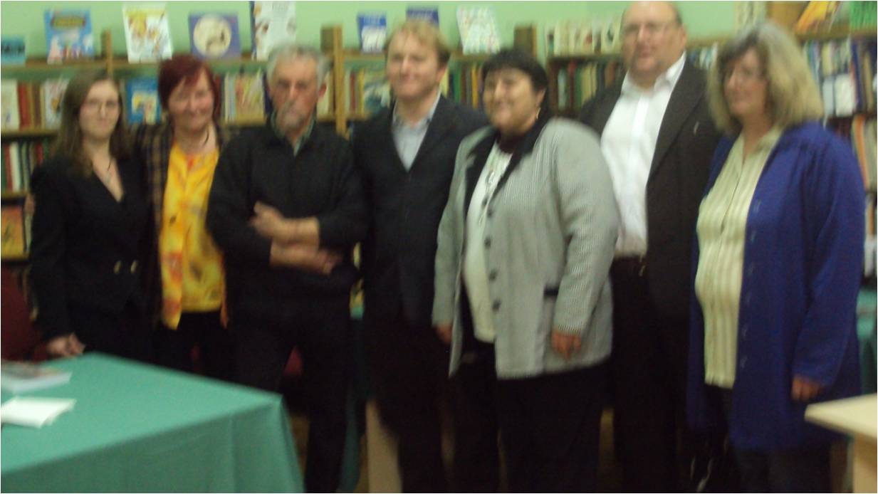 2013. december 3. nyílt irodalmi délután keretében, ünnepélyes keretek között bemutatták a perkátai Irodalmi Antológiát.