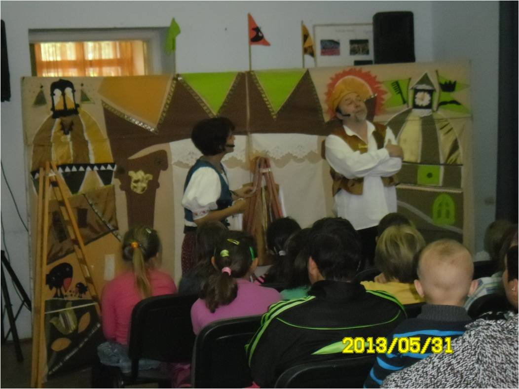 2013. május 31-én, a gyermeknap alkalmából a Cibere Meseszínház volt a vendége a Kis Olvasókörnek. Móra Ferenc: „A Sohsevolt király bánata” című zenés, élőbábos mesejátékot adták elő.